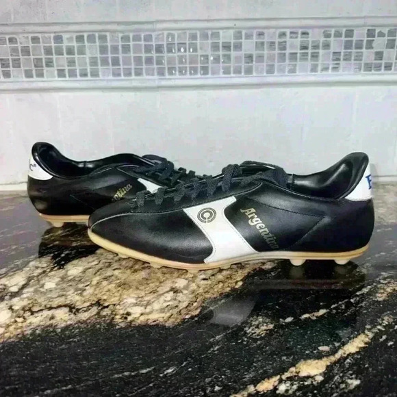 Etonic Other - Etonic Soccer Cleats “Argentina” Size 8 / Black White